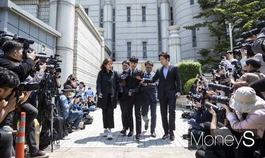 [머니S포토] 승리, 포승줄 묶인 월드스타