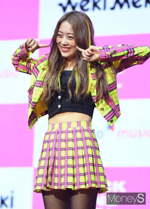 [머니S포토] 위키미키 루아, 깜찍한 인디언 보조개