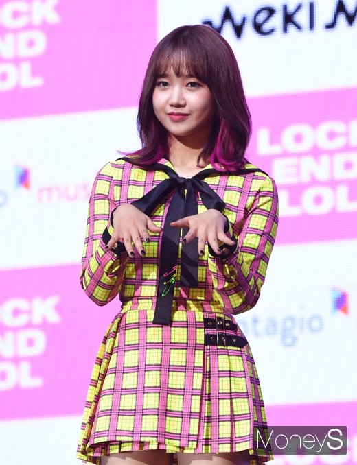 [머니S포토] 최유정 '네일아트 받았어요'