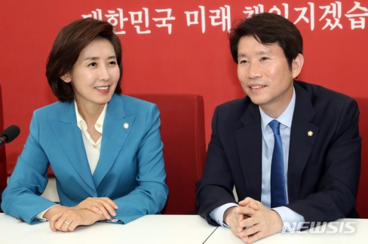 나경원(왼쪽), 이인영. /사진=뉴시스