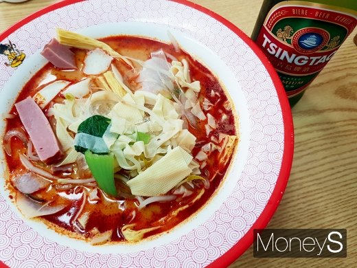 마라탕과 칭다오 맥주. /사진=류은혁 기자
