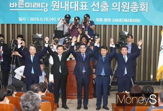 [머니S포토] 오신환 바른미래 원내대표 선임, 도마에 오른 패스트트랙