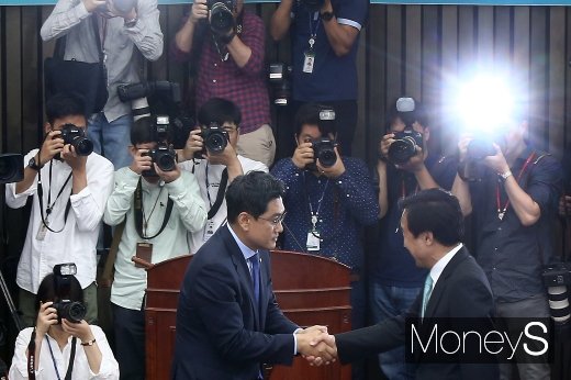 [머니S포토] 바른미래당 손학규·오신환, 투톱 체제 구축