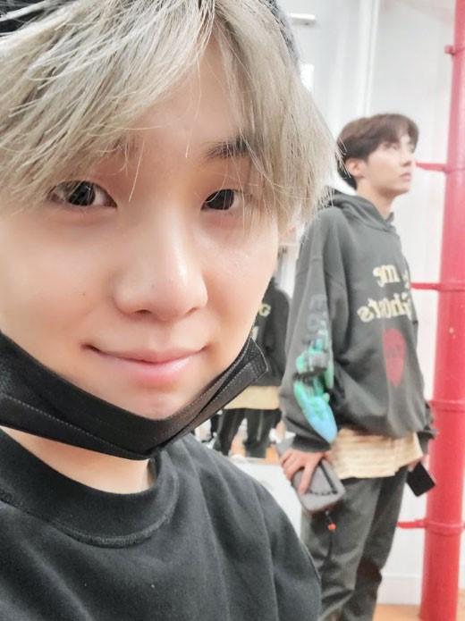 '방탄소년단' 슈가, 잡티 없는 '아기피부' 민낯