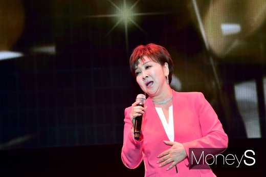 [머니S포토] 리버스로 돌아온 엔카의 여왕 계은숙