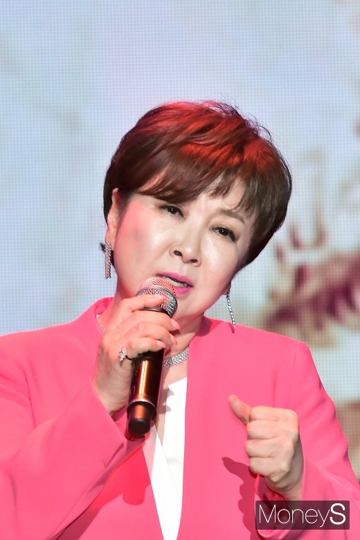 [머니S포토] 계은숙, 호소력 짙은 무대