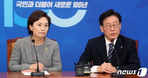 지난 14일 '버스파업' 대책 발표하고 있는 이재명 경기지사. / 사진제공=뉴스1