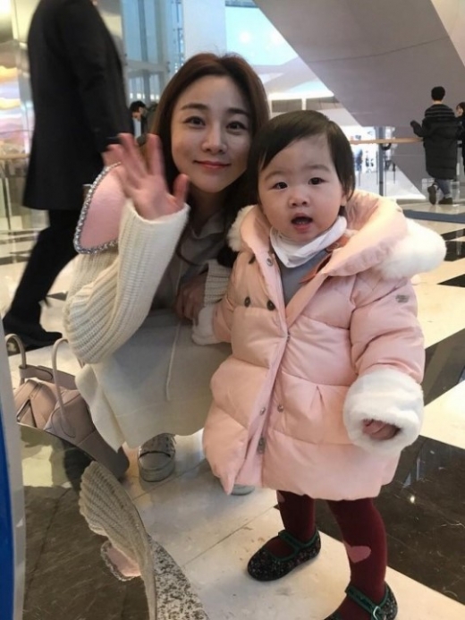 정다은 아나운서(왼쪽). /사진=정다은 아나운서 인스타그램