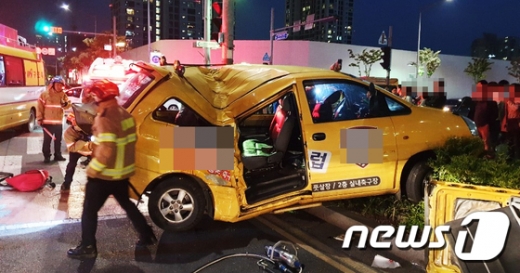 송도 교통사고. /사진=뉴스1(인천소방본부 제공)