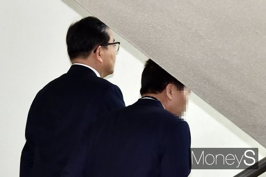 [머니S포토] 별장 성접대 의혹 김학의, 오늘 구속될까?
