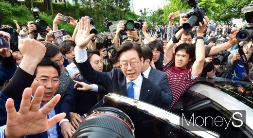 [머니S포토] 이재명 경기지사, 직권남용· 공직선거법 위반 혐의 모두 무죄