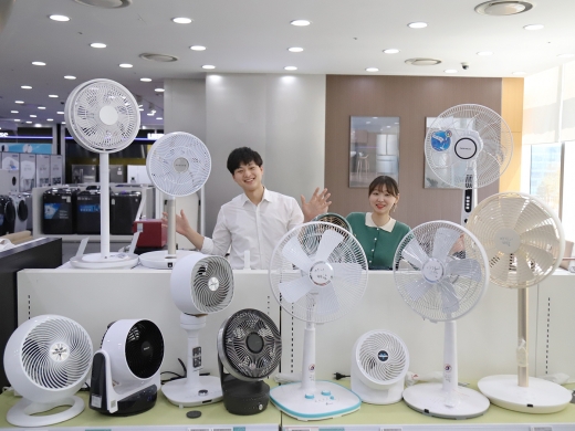 아직 5월인데… 깜짝 폭염에 에어컨·선풍기 매출 '껑충'