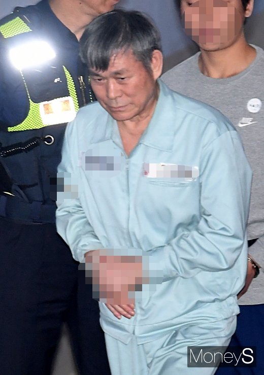 [머니S포토] 선고 공판 출석하는 이재록 목사
