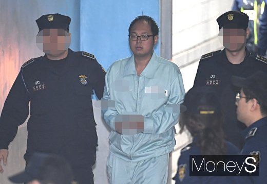 [머니S포토] 공판 출석하는 임세원 교수 살해범 박모씨