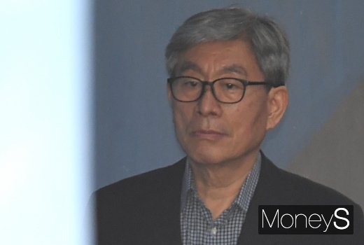 [머니S포토] 공판 출석하는 원세훈 전 국정원장