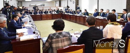 [머니S포토] 제9기 녹색성장위원회 1차 회의