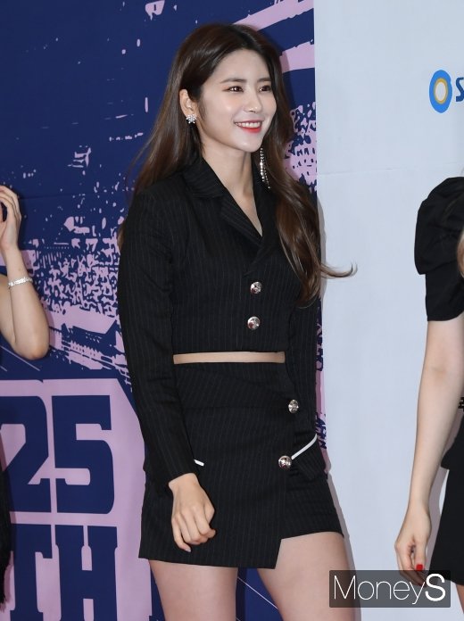 [머니S포토] 다이아 기희현, 반짝이는 미모