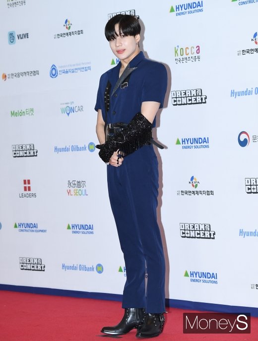 [머니S포토] 태민, 눈에 띄는 독특한 패션(2019 드림콘서트)