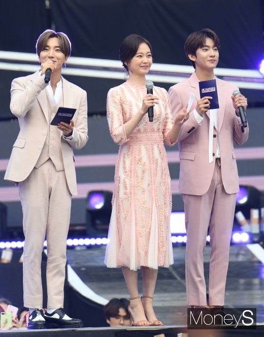 [머니S포토] 이특·전소민·공찬 '2019 드림콘서트 시작합니다~'
