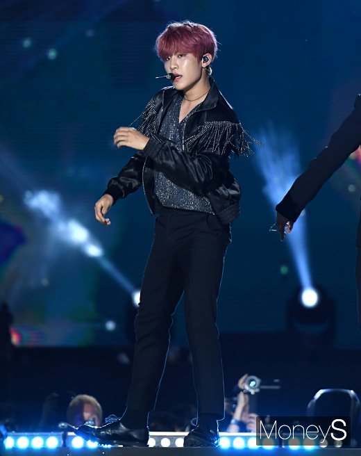 [머니S포토] 에이비식스(AB6IX) 박우진 '설렘주의보 눈빛'(2019 드림콘서트)