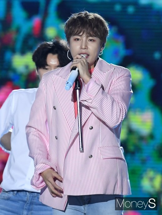 [머니S포토] '2019 드림콘서트' 하성운, 감미로운 목소리