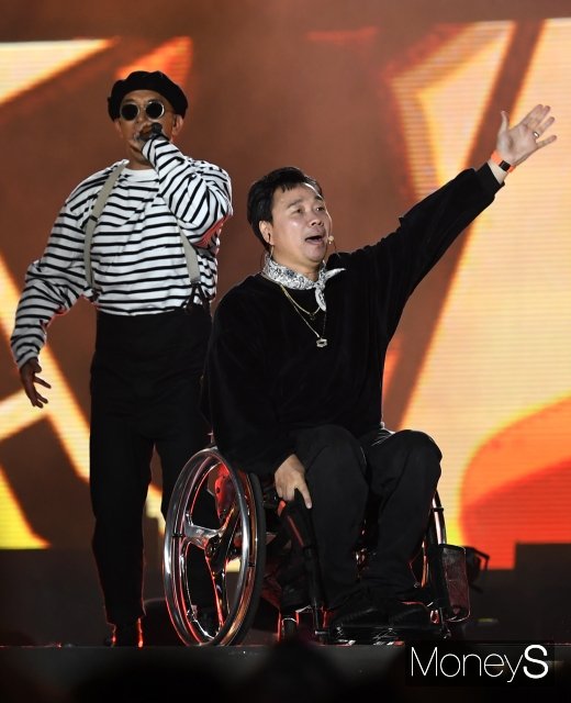 [머니S포토] 클론, 신나게 즐기는 무대(2019 드림콘서트)