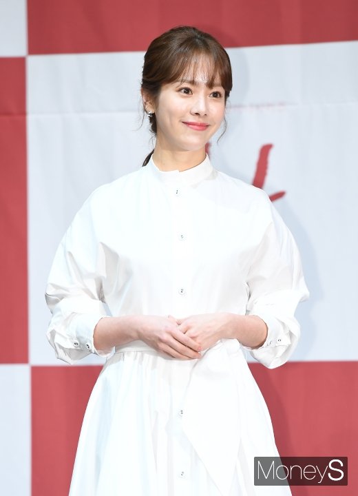 [머니S포토] 한지민 '미모가 반짝반짝'