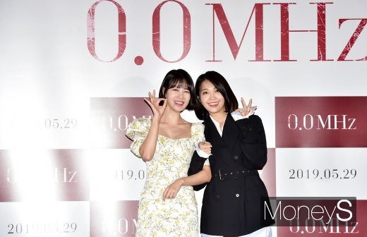 [머니S포토] 정은지-최윤영, 친자매처럼 쌓은 추억의 시간