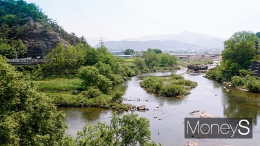 초강천과 석천 합수지점. /사진=박성기 여행 칼럼니스트