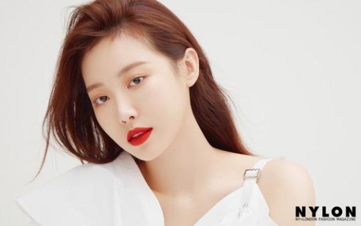 [★화보] 유라, 섹시한 레드립에 드러난 '성숙미'