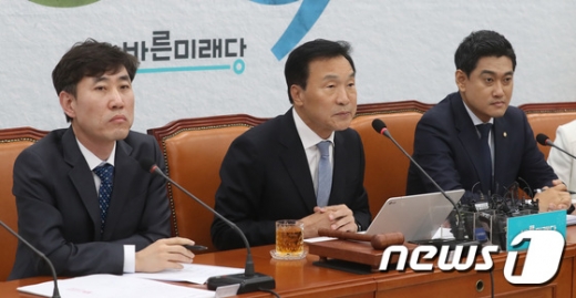 (왼쪽부터) 하태경 손학규 오신환. /사진=뉴스1