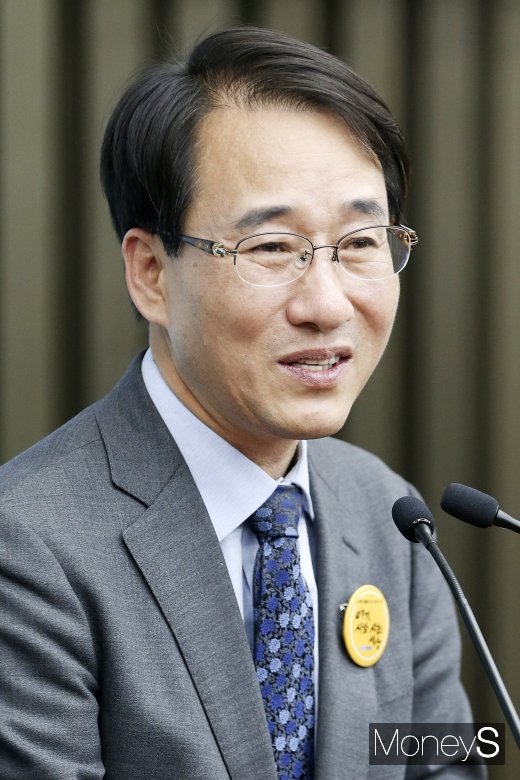 [머니S포토] 민주당 원내수석부대표로 추인된 이원욱