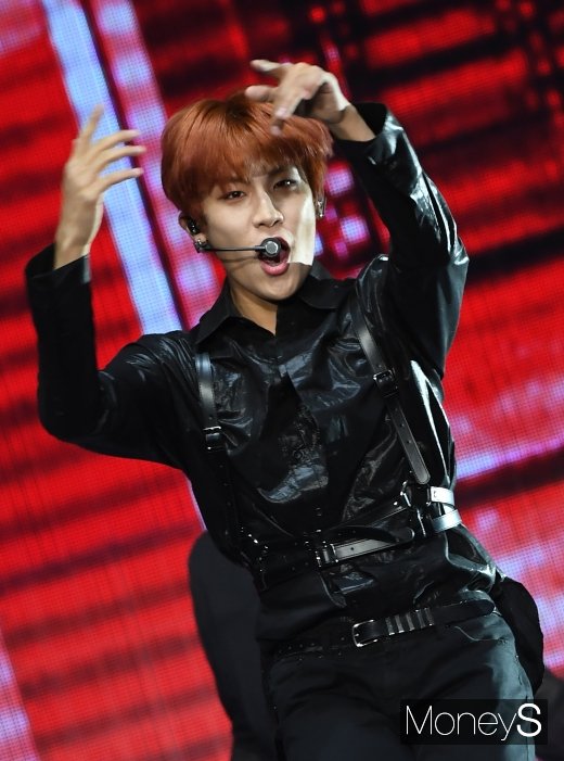[머니S포토] AB6IX(에이비식스) 박우진 '카리스마 폭발'