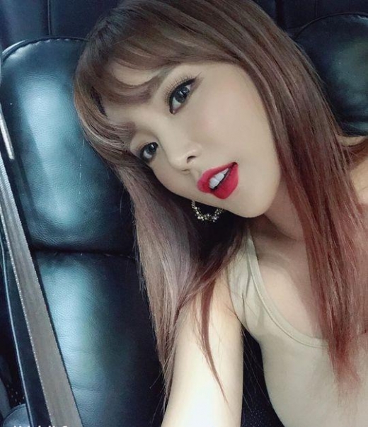 홍진영, 트로트 여신의 퇴근길 셀카