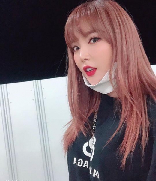 홍진영, 트로트 여신의 퇴근길 셀카