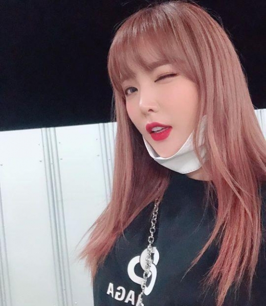 홍진영, 트로트 여신의 퇴근길 셀카