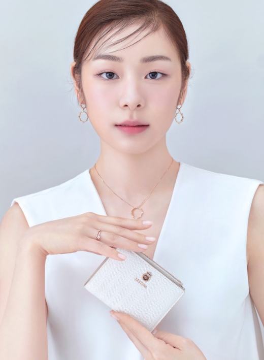 ©제이에스티나