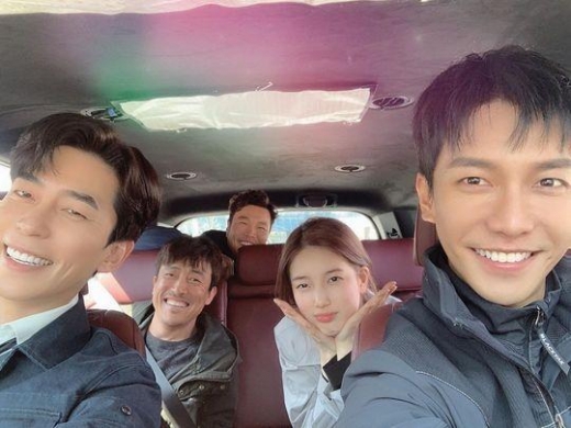 이승기, '배가본드' 마지막 촬영 기념샷… 