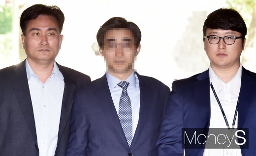 [머니S포토] 영장심사 출석한 삼성전자 인사팀 부사장