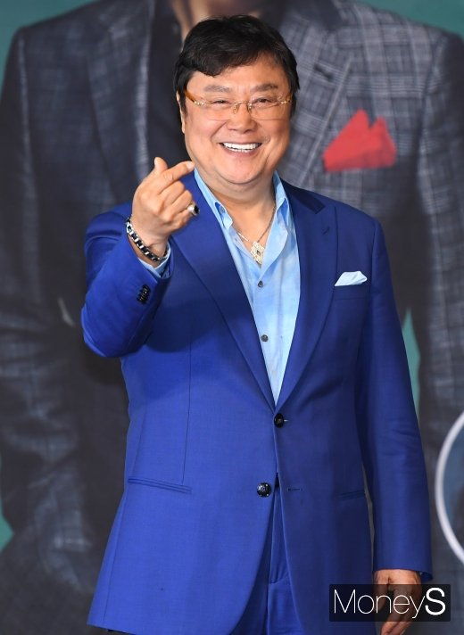 [머니S포토] 남진 '영원한 오빠의 하트'