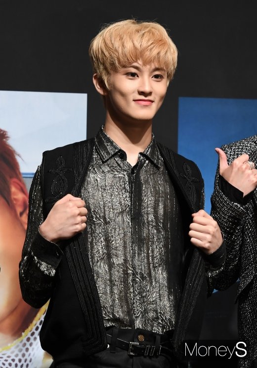 [머니S포토] NCT127 마크 '홀쭉해진 볼살'