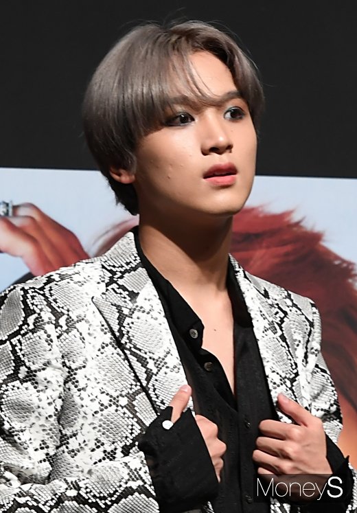 [머니S포토] NCT127 해찬 '심쿵 눈맞춤'