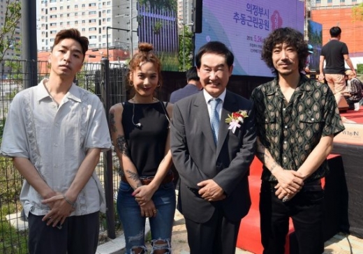 안병용 의정부시장-의정부시 홍보대사 기념촬영. / 사진제공=의정부시