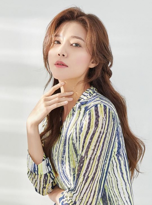정시아, '황금정원' 출연 확정… 한지혜 이상우 오지은 이태성과 호흡