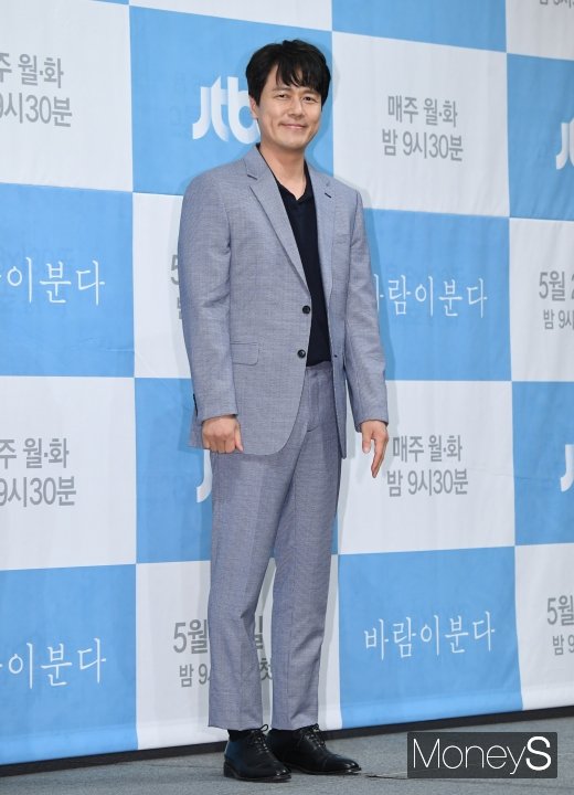 [머니S포토] 감우성 '멜로장인의 눈빛'