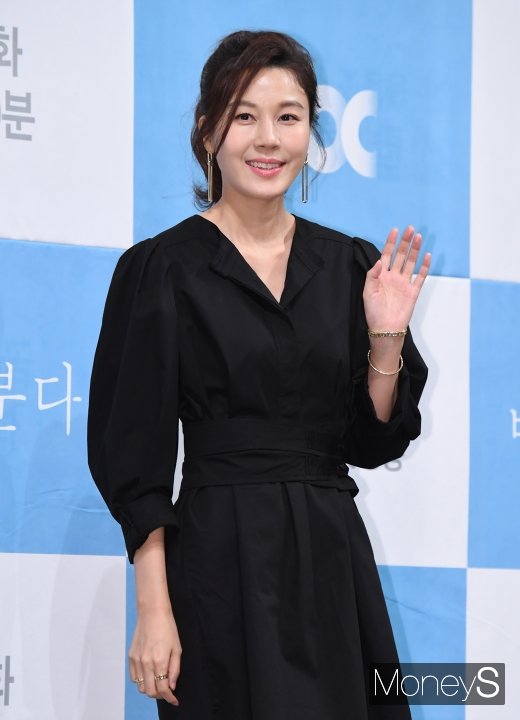 [머니S포토] 김하늘 '안 본사이 더 예뻐졌네'