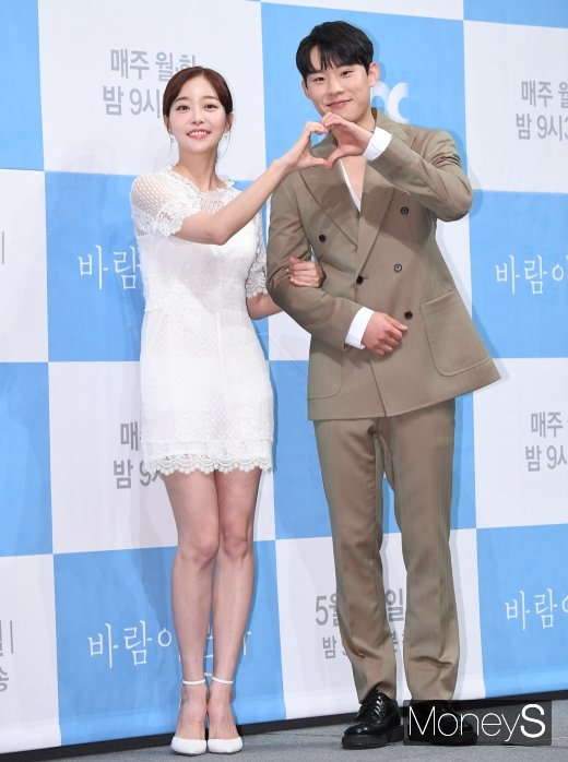 [머니S포토] 김가은·김성철 '저희 잘 어울리나요?'