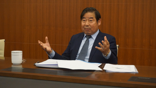 허위에룬 크리스탈신소재 대표. /사진=크리스탈신소재