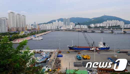 부산 남구에 위치한 용호부두./사진제공=뉴스1 DB