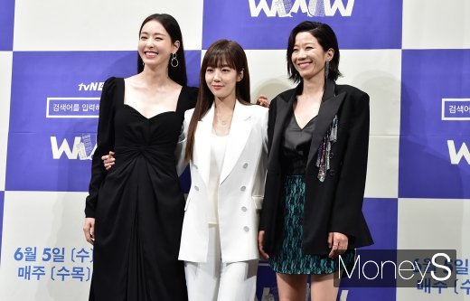 [머니S포토] 이다희·임수정·전혜진, 한자리에 모인 미녀삼총사